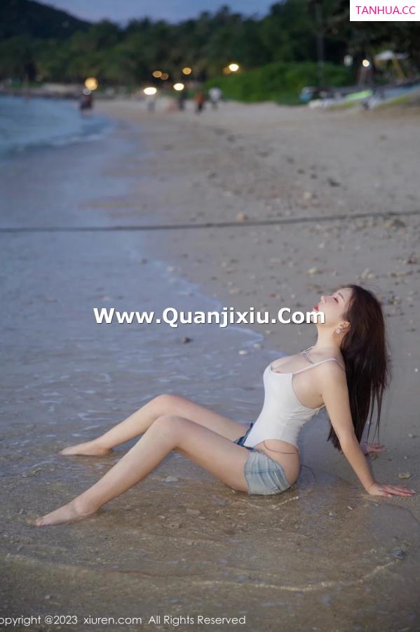  [XiuRen]高清写真图 2023.12.26 No.7866 小薯条nienie 沙滩美腿第48张图片